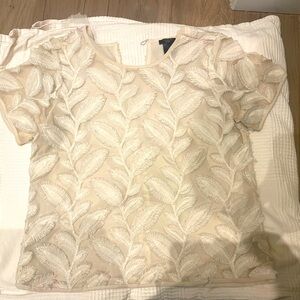 Elegant white top - Versatile and beautiful detailing